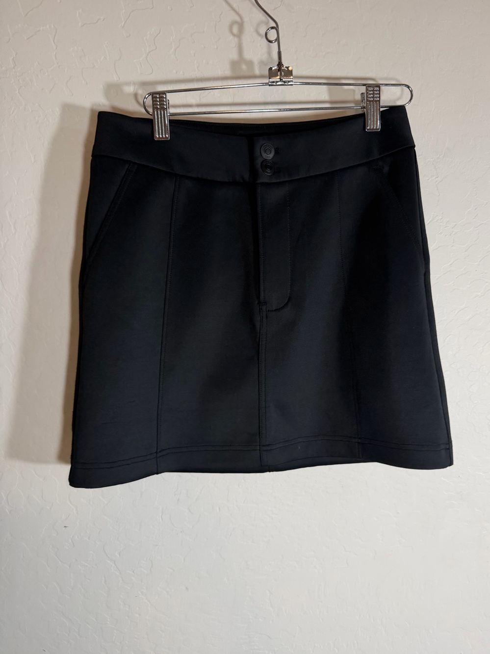 Hudson Jeans Black Neoprene Scuba Knit Mini Skirt XS Double Button Patch Pockets